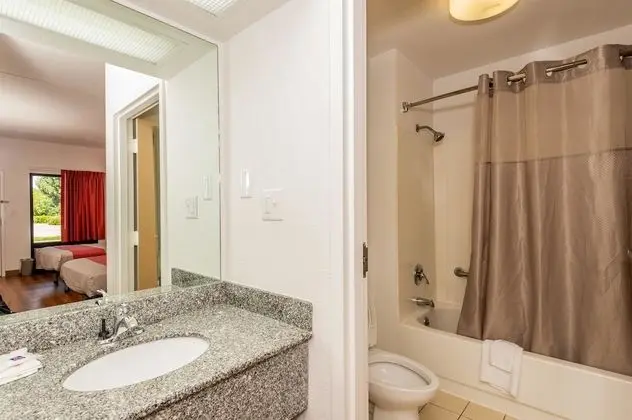 Deluxe Oda, 1 En Büyük (King) Boy Yatak, Engellilere Uygun, Sigara İçilmez