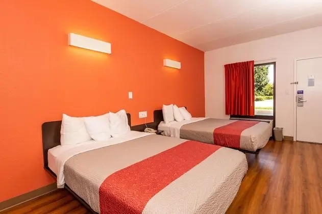 Deluxe Oda, 2 Çift Kişilik Yatak, Sigara İçilmez, Buzdolabı ve Mikrodalga