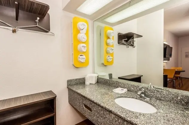 Deluxe Oda, 2 Çift Kişilik Yatak, Sigara İçilmez, Buzdolabı ve Mikrodalga