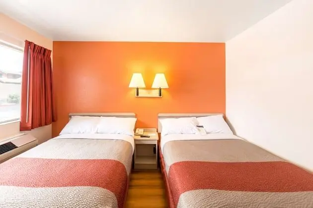 Deluxe Oda, 2 Çift Kişilik Yatak, Sigara İçilmez, Buzdolabı ve Mikrodalga