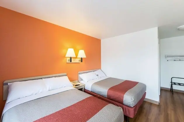 Deluxe Oda, 2 Çift Kişilik Yatak, Sigara İçilmez, Buzdolabı ve Mikrodalga