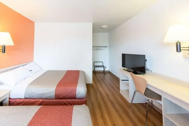 Deluxe Oda, 2 Çift Kişilik Yatak, Sigara İçilmez, Buzdolabı ve Mikrodalga