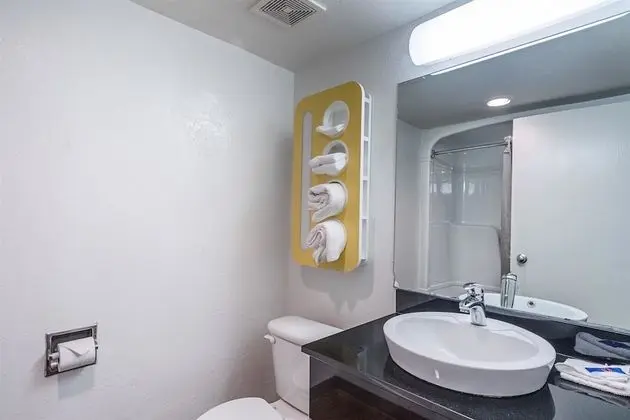 Deluxe Oda, 2 Çift Kişilik Yatak, Sigara İçilmez, Buzdolabı ve Mikrodalga