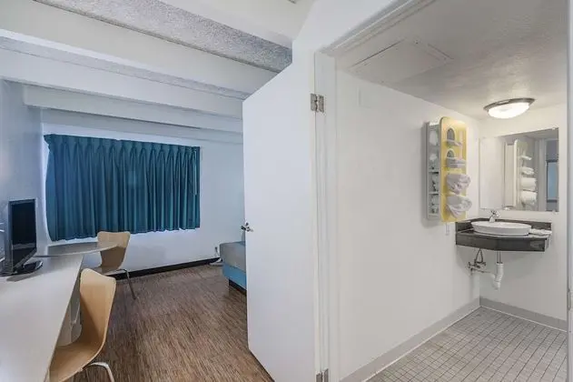 Deluxe Oda, 2 Çift Kişilik Yatak, Sigara İçilmez, Buzdolabı ve Mikrodalga