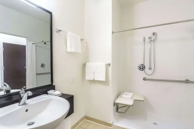 Engellilere uygun banyo