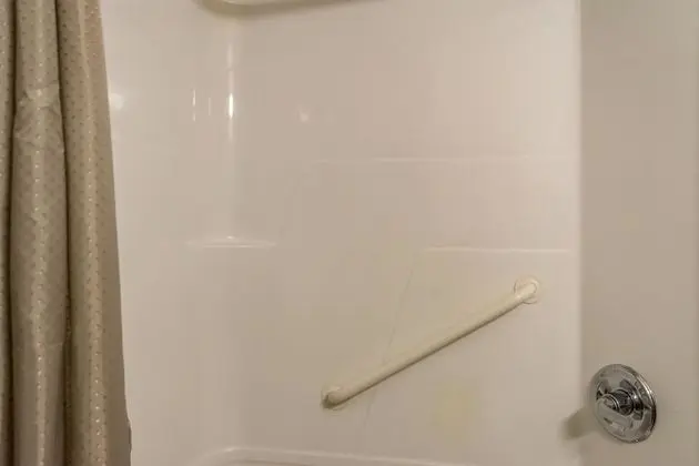 Engellilere uygun banyo