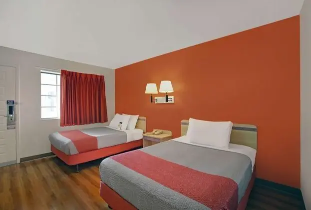 Deluxe Oda, 2 Çift Kişilik Yatak, Sigara İçilmez, Buzdolabı ve Mikrodalga