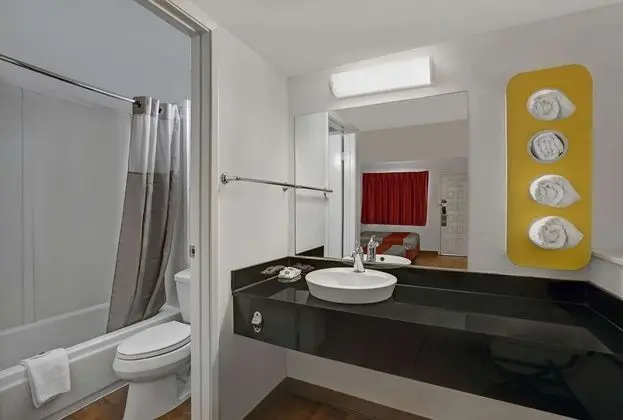 Deluxe Oda, 2 Çift Kişilik Yatak, Sigara İçilmez, Buzdolabı ve Mikrodalga