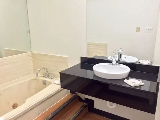 Engellilere uygun banyo