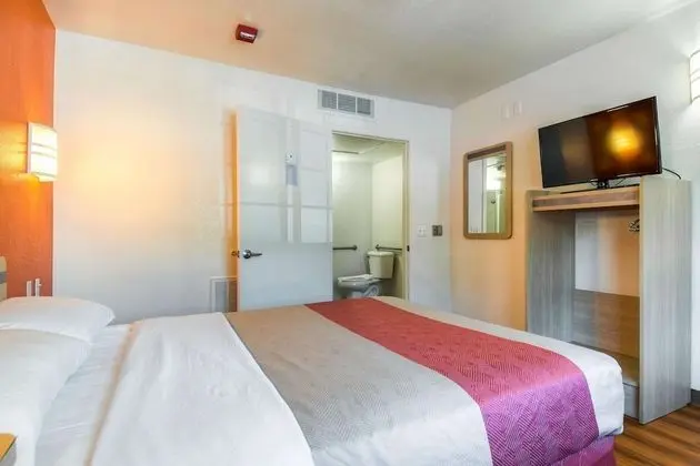 Standard Oda, 1 Büyük (Queen) Boy Yatak, Engellilere Uygun, Sigara İçilmez