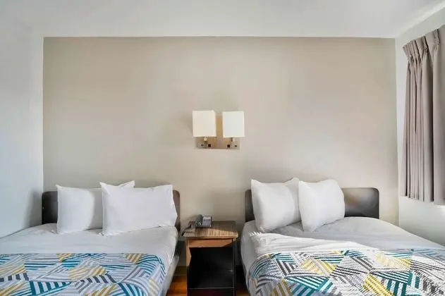 Deluxe Oda, 2 Çift Kişilik Yatak, Sigara İçilmez, Buzdolabı ve Mikrodalga