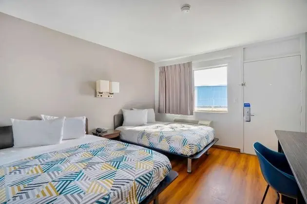 Deluxe Oda, 2 Çift Kişilik Yatak, Sigara İçilmez, Buzdolabı ve Mikrodalga