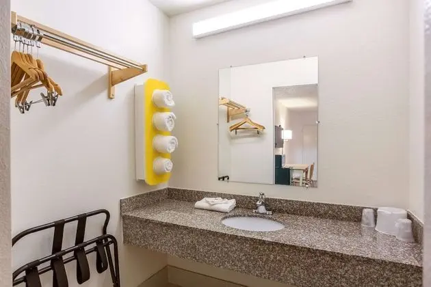 Standard Oda, 2 Büyük (Queen) Boy Yatak, Sigara İçilebilir, Buzdolabı ve Mikrodalga