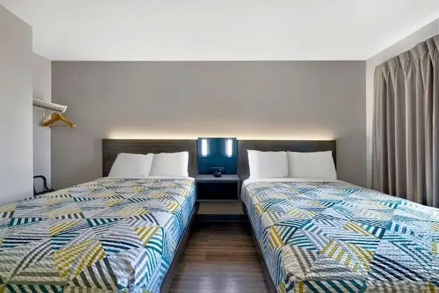 Deluxe Oda, 2 Çift Kişilik Yatak, Sigara İçilmez, Buzdolabı ve Mikrodalga