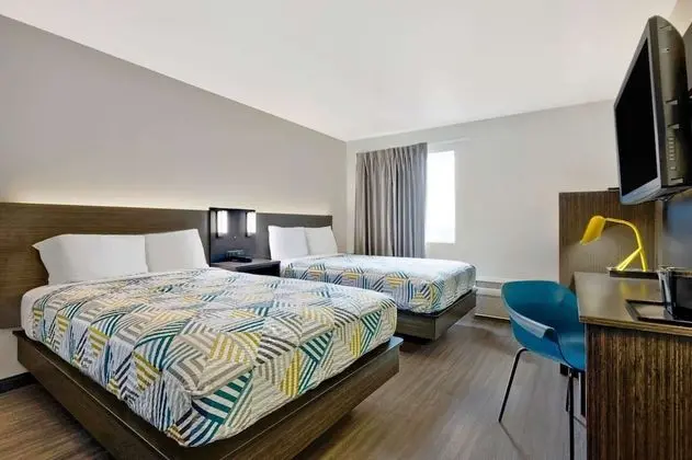 Deluxe Oda, 2 Çift Kişilik Yatak, Sigara İçilmez, Buzdolabı ve Mikrodalga