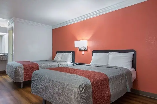 Deluxe Oda, 2 Çift Kişilik Yatak, Sigara İçilmez, Buzdolabı ve Mikrodalga