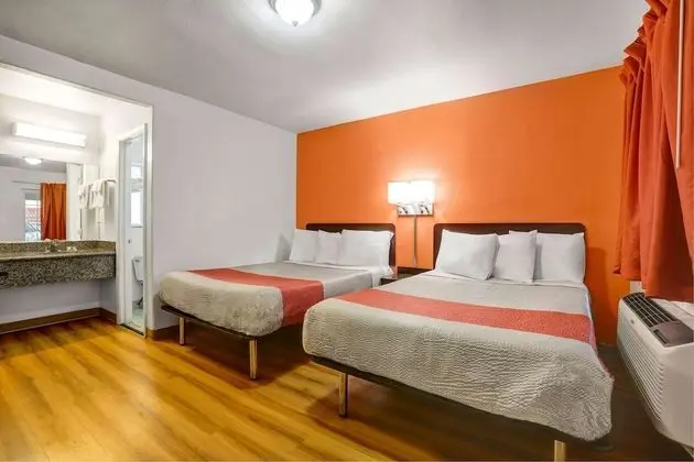 Deluxe Oda, 2 Çift Kişilik Yatak, Sigara İçilmez, Buzdolabı ve Mikrodalga
