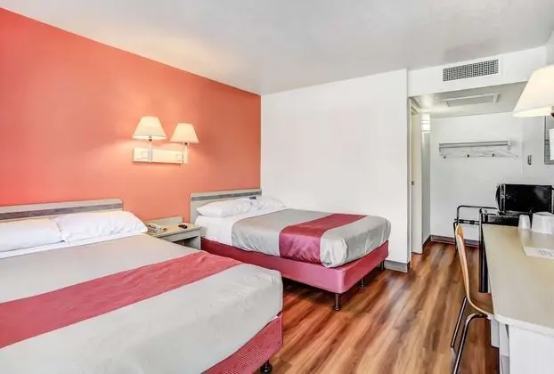 Deluxe Oda, 2 Çift Kişilik Yatak, Sigara İçilmez, Buzdolabı ve Mikrodalga