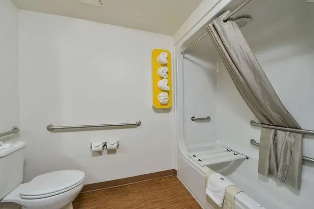 Engellilere uygun banyo