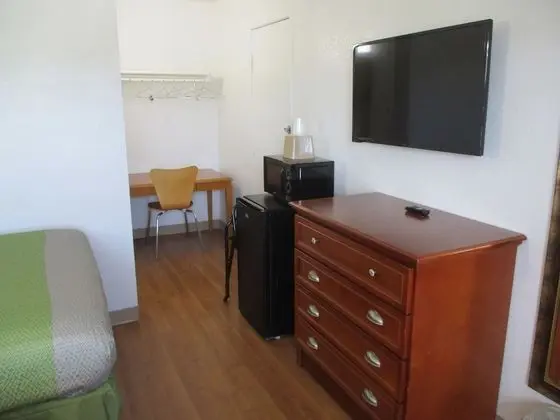 Deluxe Oda, 2 Çift Kişilik Yatak, Sigara İçilebilir, Buzdolabı ve Mikrodalga