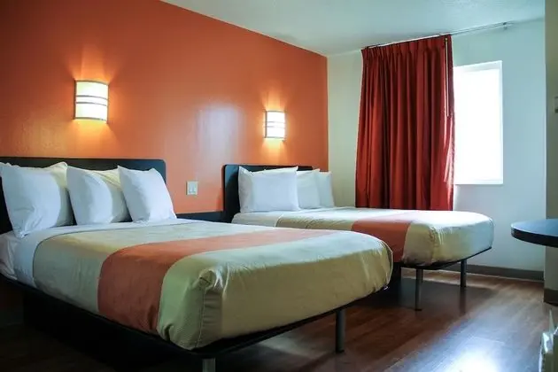 Deluxe Oda, 2 Çift Kişilik Yatak, Sigara İçilmez, Buzdolabı ve Mikrodalga