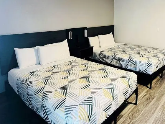 Premium Oda, 2 Büyük (Queen) Boy Yatak, Engellilere Uygun, Sigara İçilmez