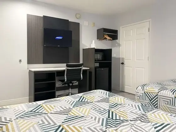 Deluxe Oda, 2 Çift Kişilik Yatak, Sigara İçilmez, Buzdolabı ve Mikrodalga