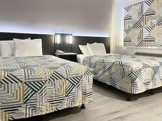 Deluxe Oda, 2 Çift Kişilik Yatak, Sigara İçilmez, Buzdolabı ve Mikrodalga