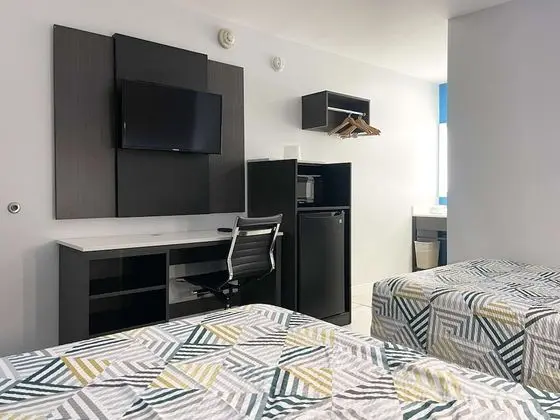 Deluxe Oda, 2 Çift Kişilik Yatak, Sigara İçilmez, Buzdolabı ve Mikrodalga