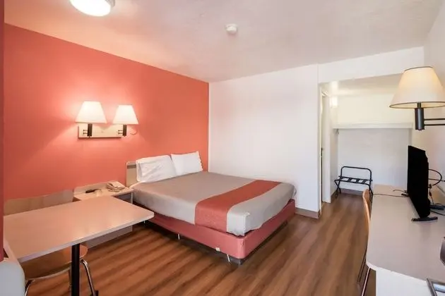 Standard Oda, 1 Büyük (Queen) Boy Yatak, Sigara İçilmez, Buzdolabı ve Mikrodalga