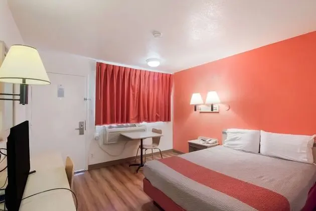 Standard Oda, 1 Büyük (Queen) Boy Yatak, Sigara İçilmez, Buzdolabı ve Mikrodalga