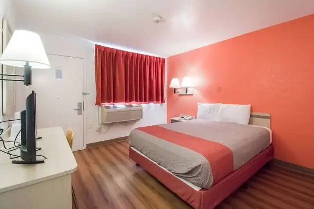 Standard Oda, 1 Büyük (Queen) Boy Yatak, Sigara İçilmez, Buzdolabı ve Mikrodalga