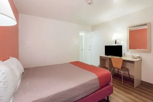 Standard Oda, 1 Büyük (Queen) Boy Yatak, Sigara İçilmez, Buzdolabı ve Mikrodalga