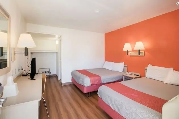 Standard Oda, 2 Çift Kişilik Yatak, Sigara İçilmez, Buzdolabı ve Mikrodalga