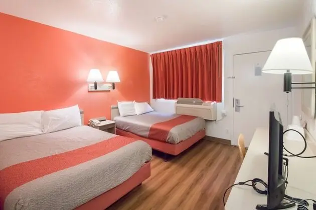 Standard Oda, 2 Çift Kişilik Yatak, Sigara İçilmez, Buzdolabı ve Mikrodalga