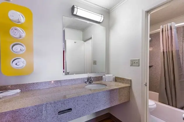 Deluxe Oda, 2 Çift Kişilik Yatak, Sigara İçilmez, Buzdolabı ve Mikrodalga