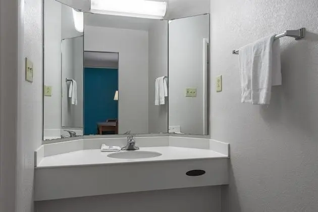 Deluxe Oda, 2 Çift Kişilik Yatak, Sigara İçilmez, Buzdolabı ve Mikrodalga