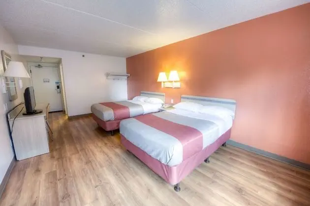 Deluxe Oda, 2 Çift Kişilik Yatak, Sigara İçilmez, Buzdolabı ve Mikrodalga