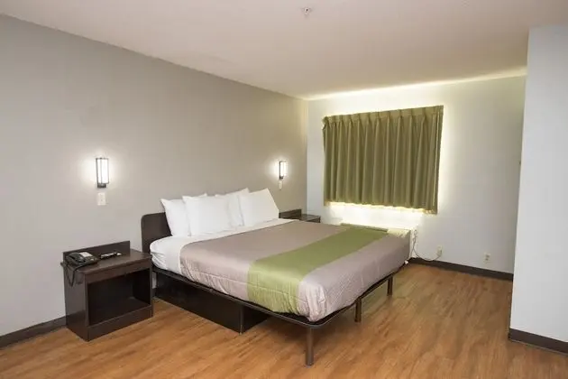 Deluxe Oda, 1 En Büyük (King) Boy Yatak, Engellilere Uygun, Sigara İçilmez