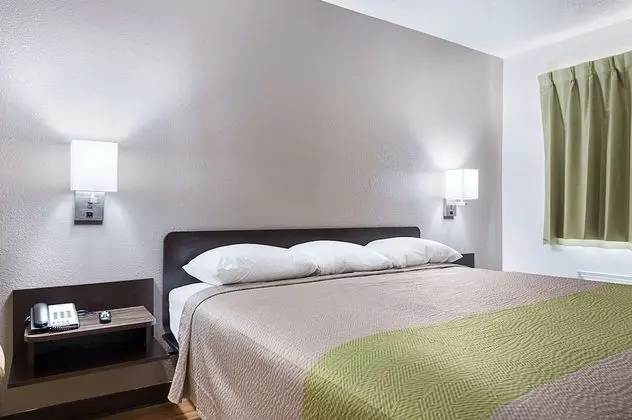 Deluxe Oda, 1 En Büyük (King) Boy Yatak, Engellilere Uygun, Sigara İçilmez