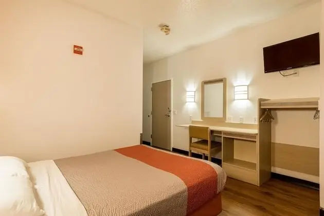 Standard Oda, 1 Büyük (Queen) Boy Yatak, Engellilere Uygun, Sigara İçilmez