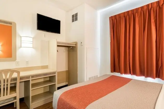 Standard Oda, 1 Büyük (Queen) Boy Yatak, Engellilere Uygun, Sigara İçilmez