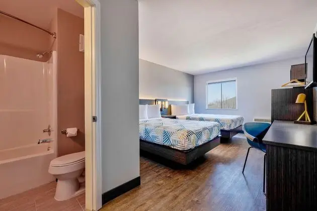 Deluxe Oda, 2 Çift Kişilik Yatak, Sigara İçilmez, Buzdolabı ve Mikrodalga