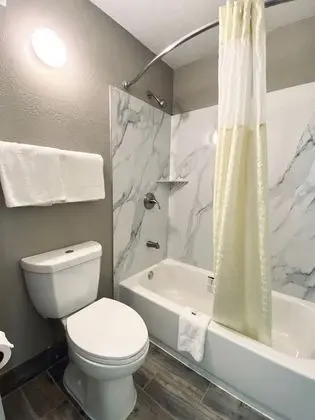Standard Oda, 1 En Büyük (King) Boy Yatak, Sigara İçilebilir, Buzdolabı ve Mikrodalga
