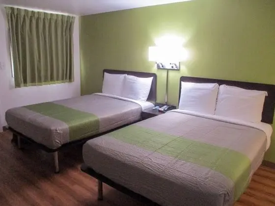 Deluxe Oda, 2 Çift Kişilik Yatak, Sigara İçilmez, Buzdolabı ve Mikrodalga