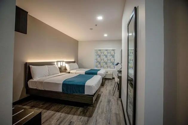 Deluxe Oda, 2 Çift Kişilik Yatak, Sigara İçilmez, Buzdolabı ve Mikrodalga
