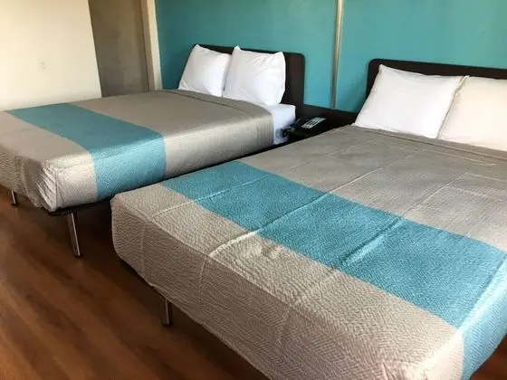 Deluxe Oda, 2 Çift Kişilik Yatak, Sigara İçilmez, Buzdolabı ve Mikrodalga