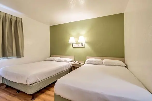 Deluxe Oda, 2 Çift Kişilik Yatak, Sigara İçilmez, Buzdolabı ve Mikrodalga