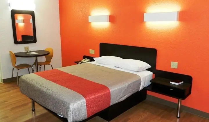 Standard Oda, 1 Büyük (Queen) Boy Yatak, Sigara İçilmez