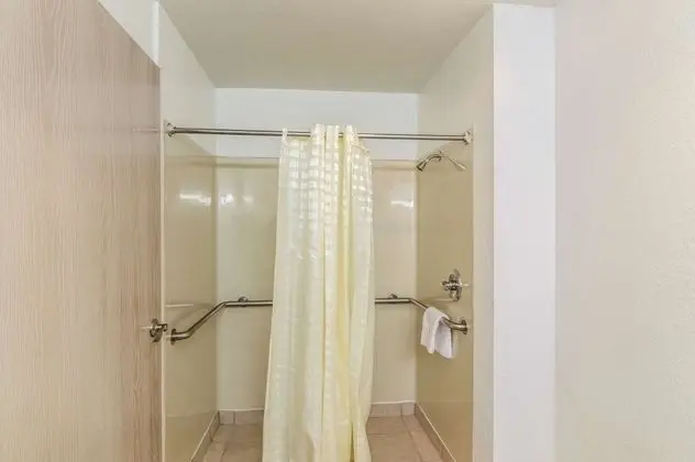 Engellilere uygun banyo